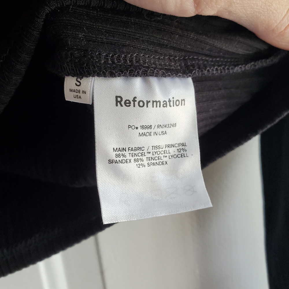 Reformation Black Long Sleeve Crop Top - Picture 15 of 16